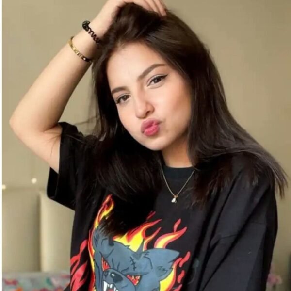 500+ Beautiful Girl DP for Instagram, WhatsApp, Cute, Aesthetic, Attitude & Sad Girls DP Images